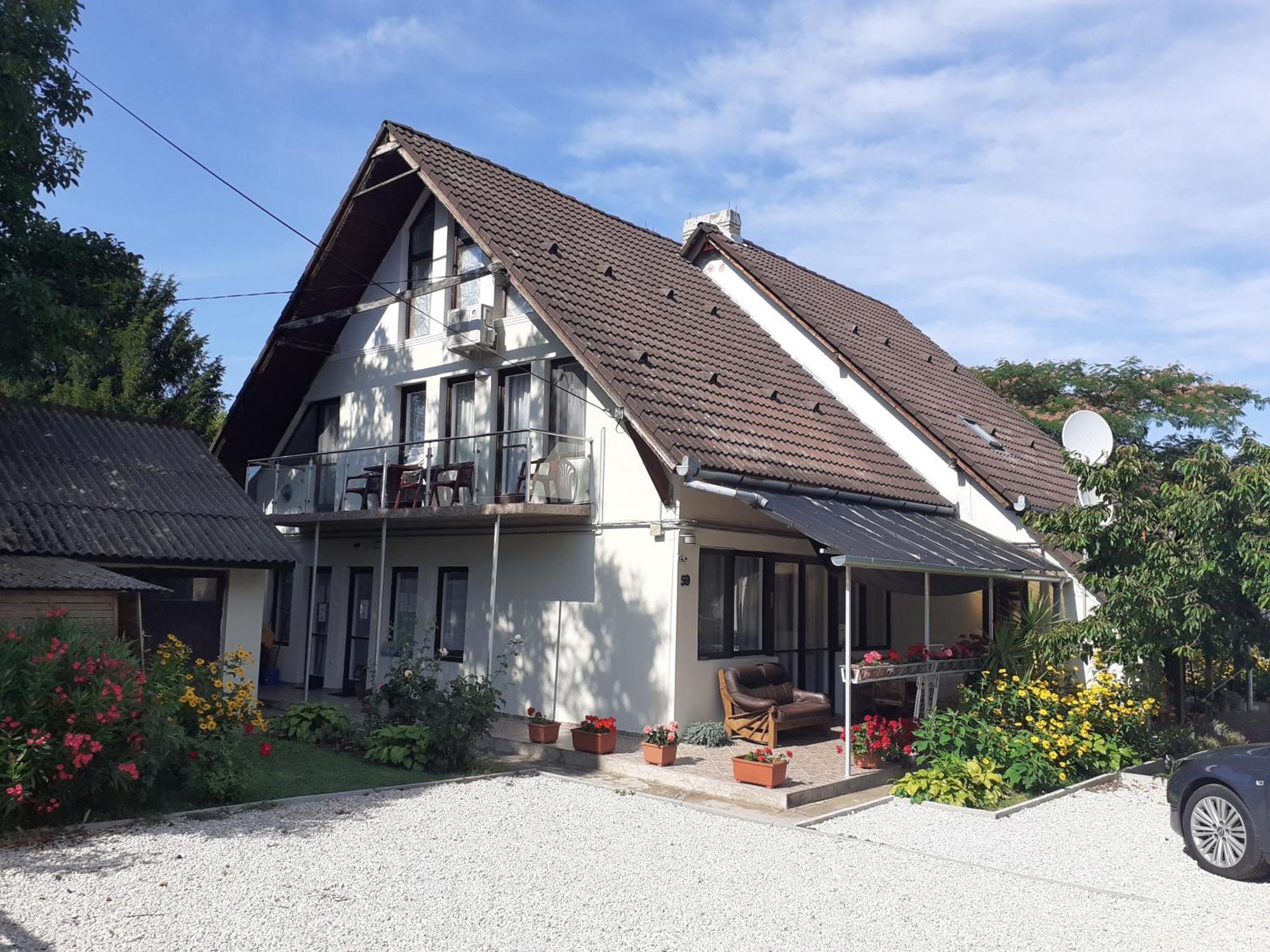 Margareta Apartman - Balatonlelle Exterior photo